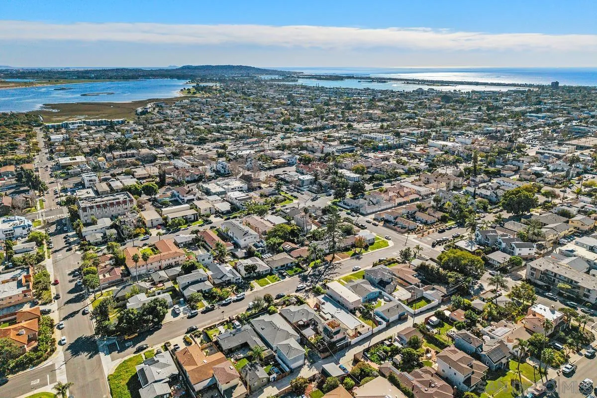 https://cdn.realtyfeed.com/cdn/127/260002893/0deee74cd7d9994f009c40b83116b2d7.webp