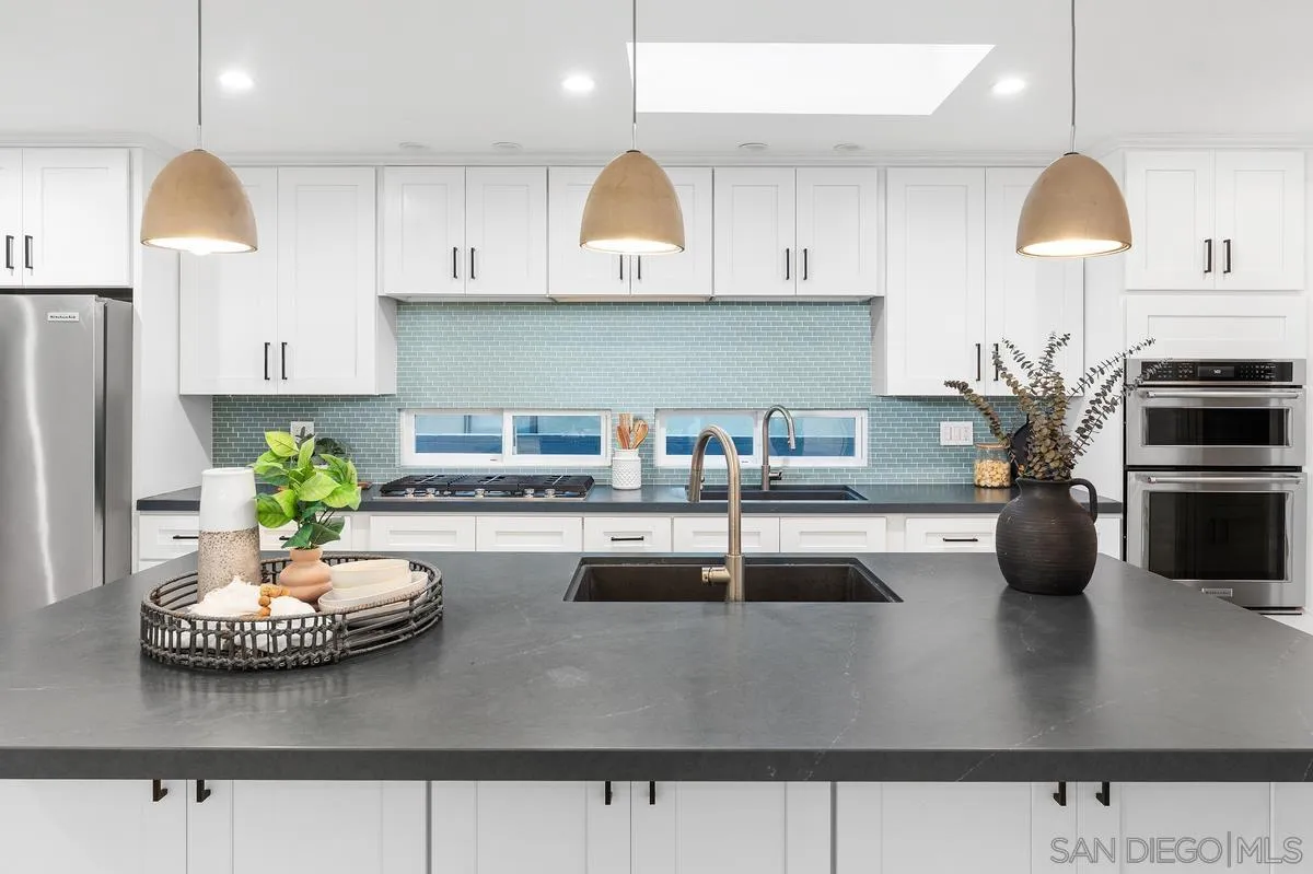 https://cdn.realtyfeed.com/cdn/127/260002893/30e8e5c6383525651af5334a2d334ec2.webp