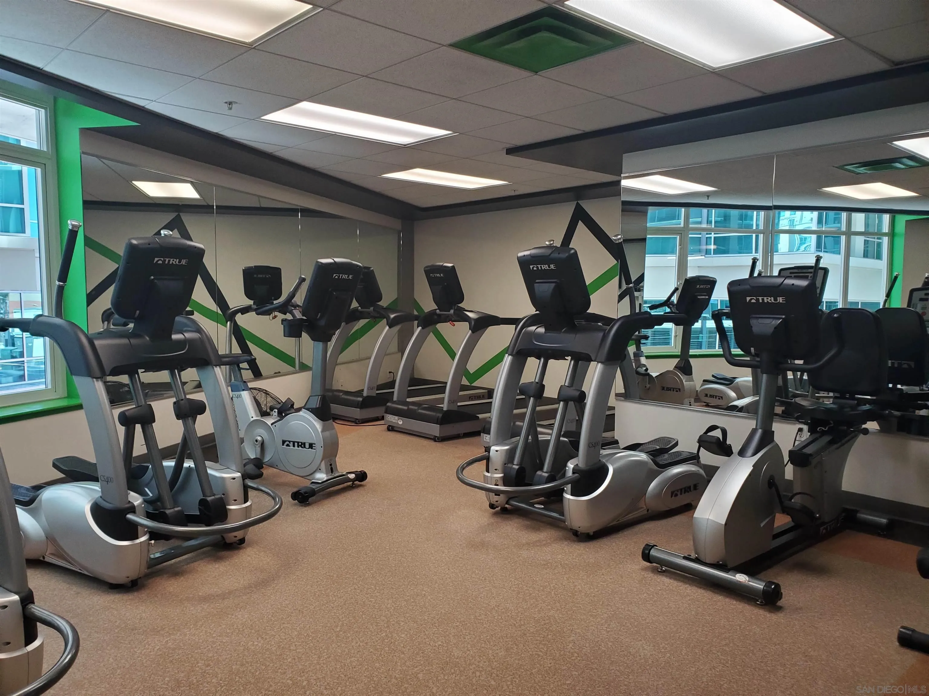 https://cdn.realtyfeed.com/cdn/127/260002894/7133049dae44172f18589c3e2db27bb9.webp
