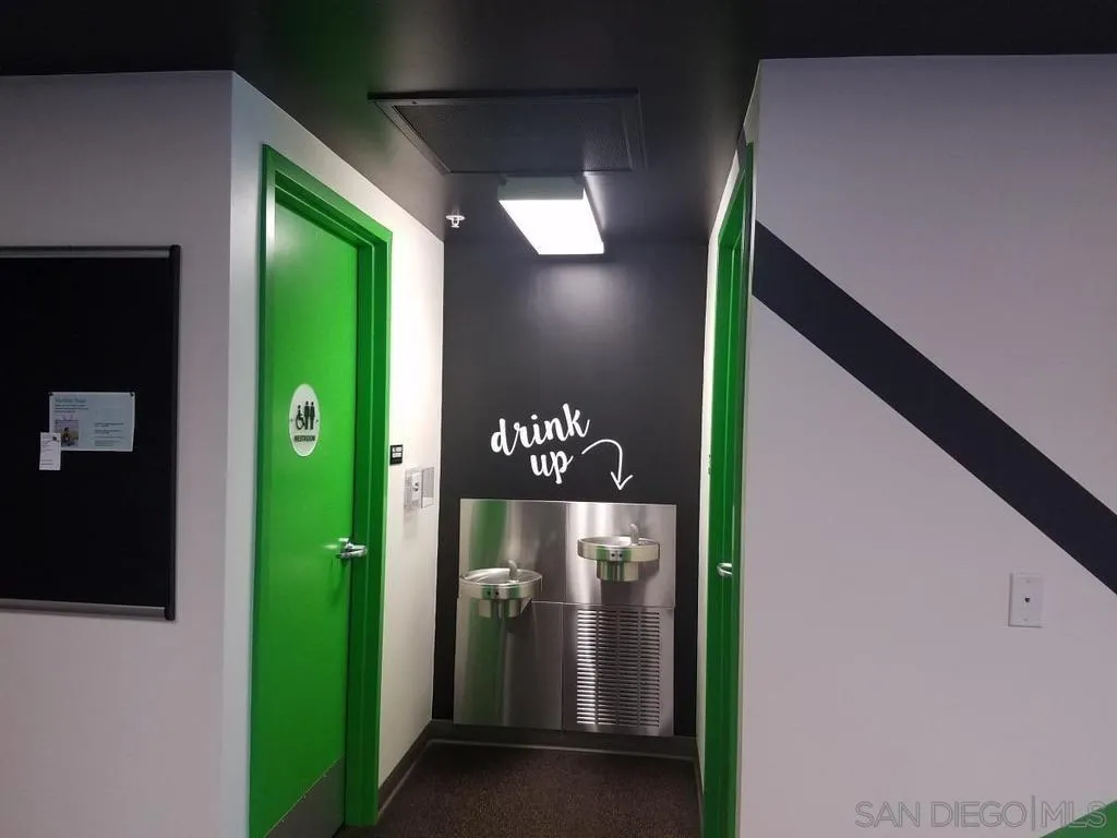 https://cdn.realtyfeed.com/cdn/127/260002894/ac0d8426424fd8058cfafe039277d987.webp