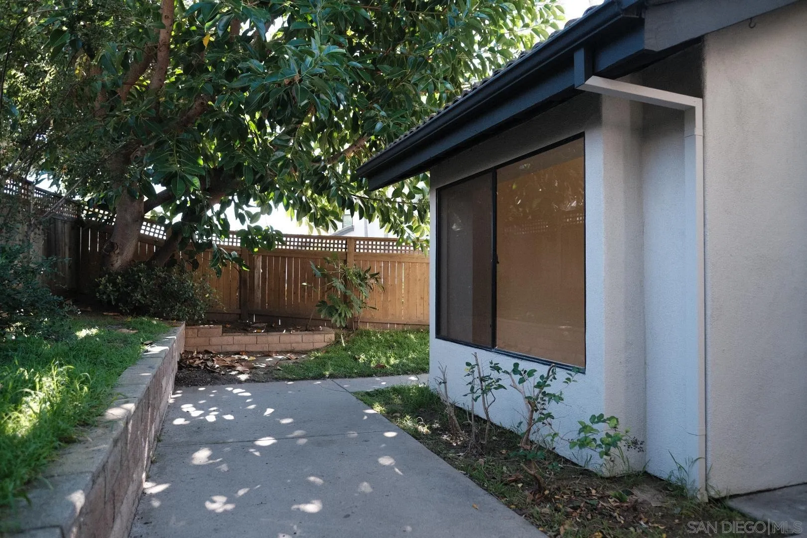 https://cdn.realtyfeed.com/cdn/127/260002896/5231721ee4f27b4bb60016adf06f81b4.webp