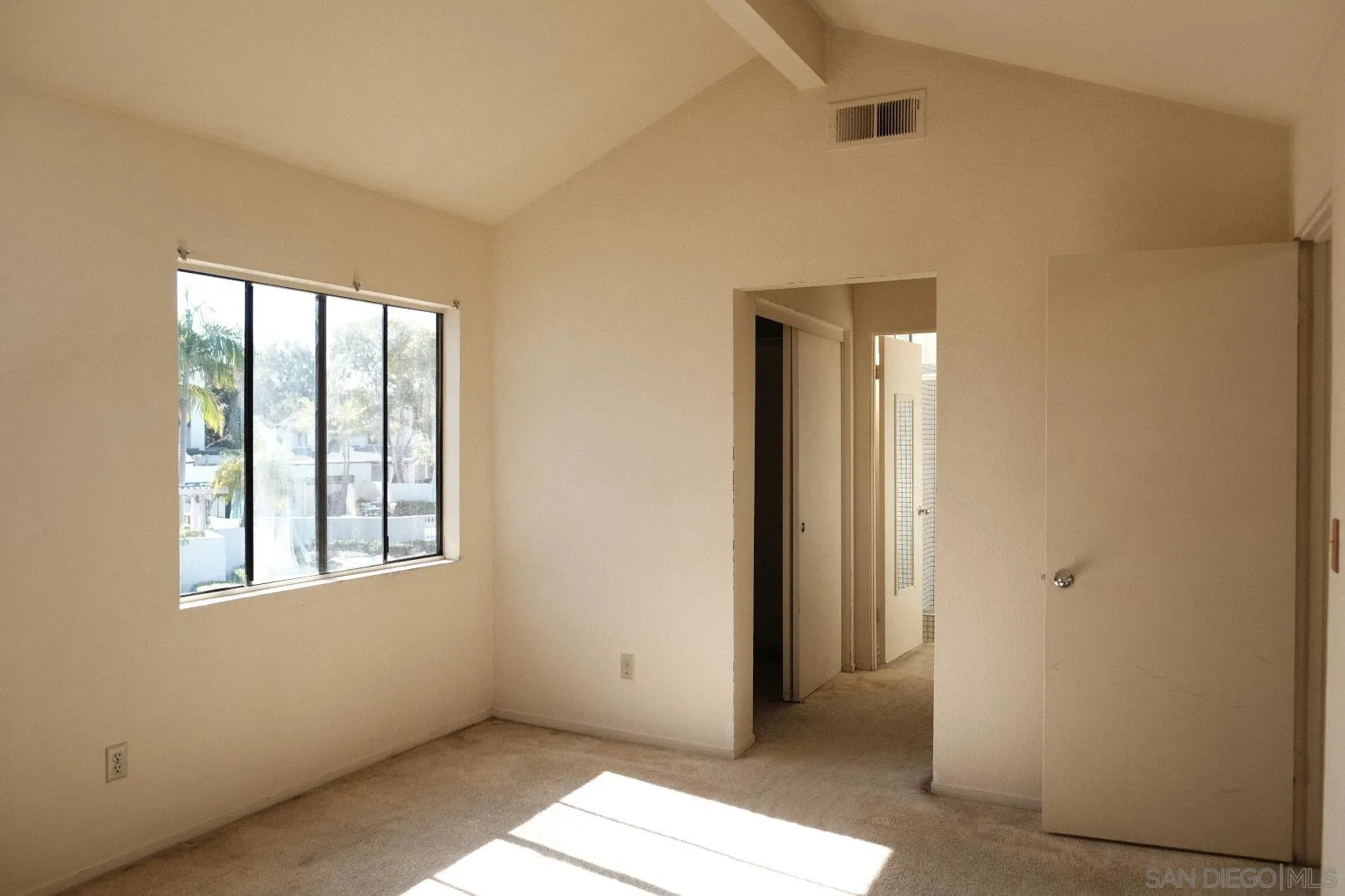https://cdn.realtyfeed.com/cdn/127/260002896/93087ab4a83409154cca13ffc28296c2.webp