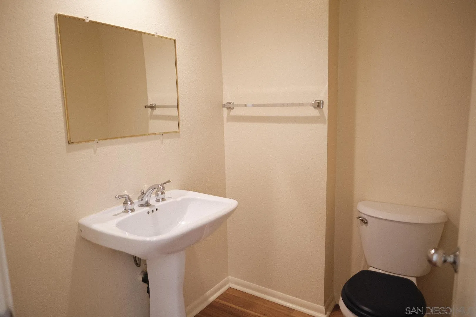 https://cdn.realtyfeed.com/cdn/127/260002896/a2d00fd9688eb218638c89a64acf33fe.webp