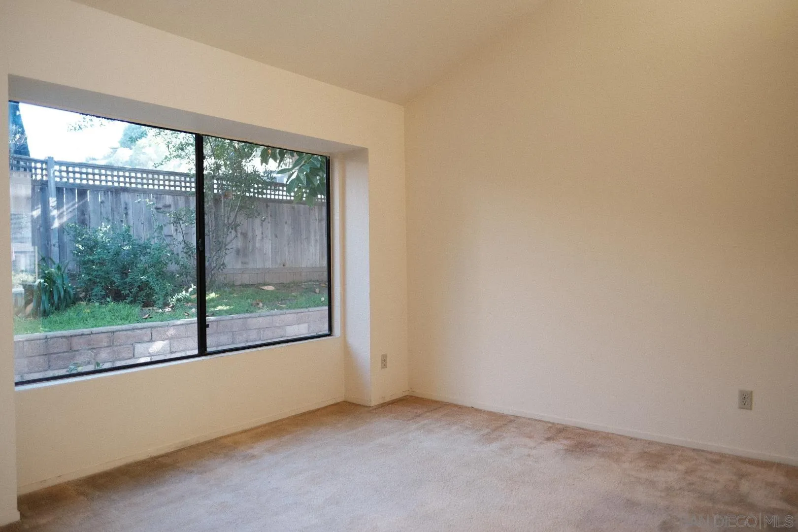 https://cdn.realtyfeed.com/cdn/127/260002896/b1711ad870d9c987d852b00b4f626cc0.webp