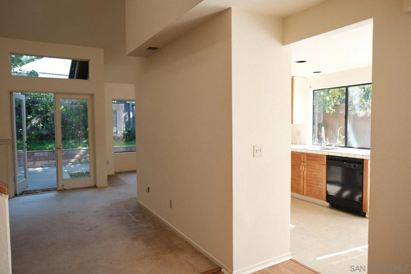 https://cdn.realtyfeed.com/cdn/127/260002896/b4a4a59401b076332b09e2fe224dd854.webp
