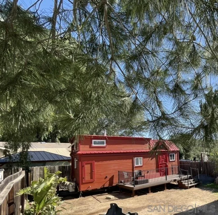 https://cdn.realtyfeed.com/cdn/127/260002898/785ccc62f9a5461263f4bf92c587b7a3.webp