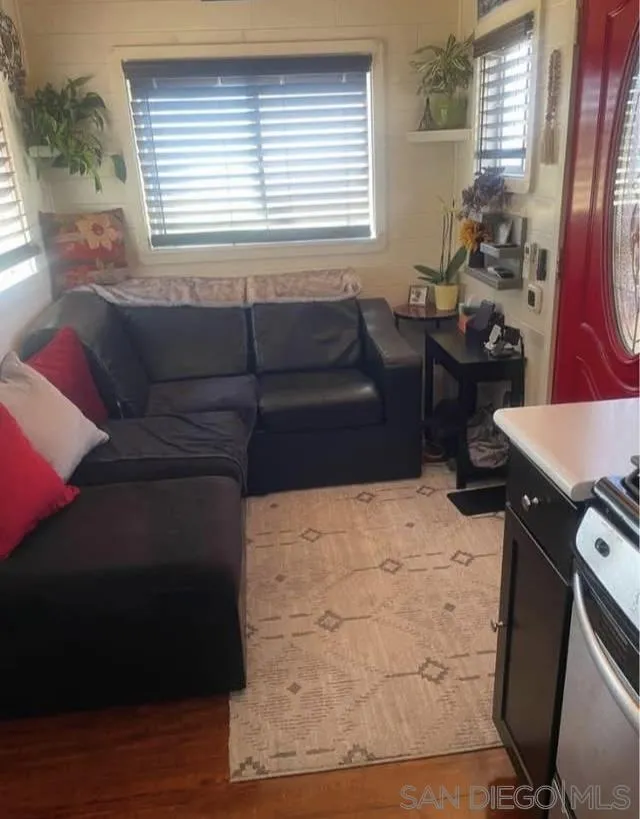 https://cdn.realtyfeed.com/cdn/127/260002898/b82824d59fe90b230408963d1a57743b.webp