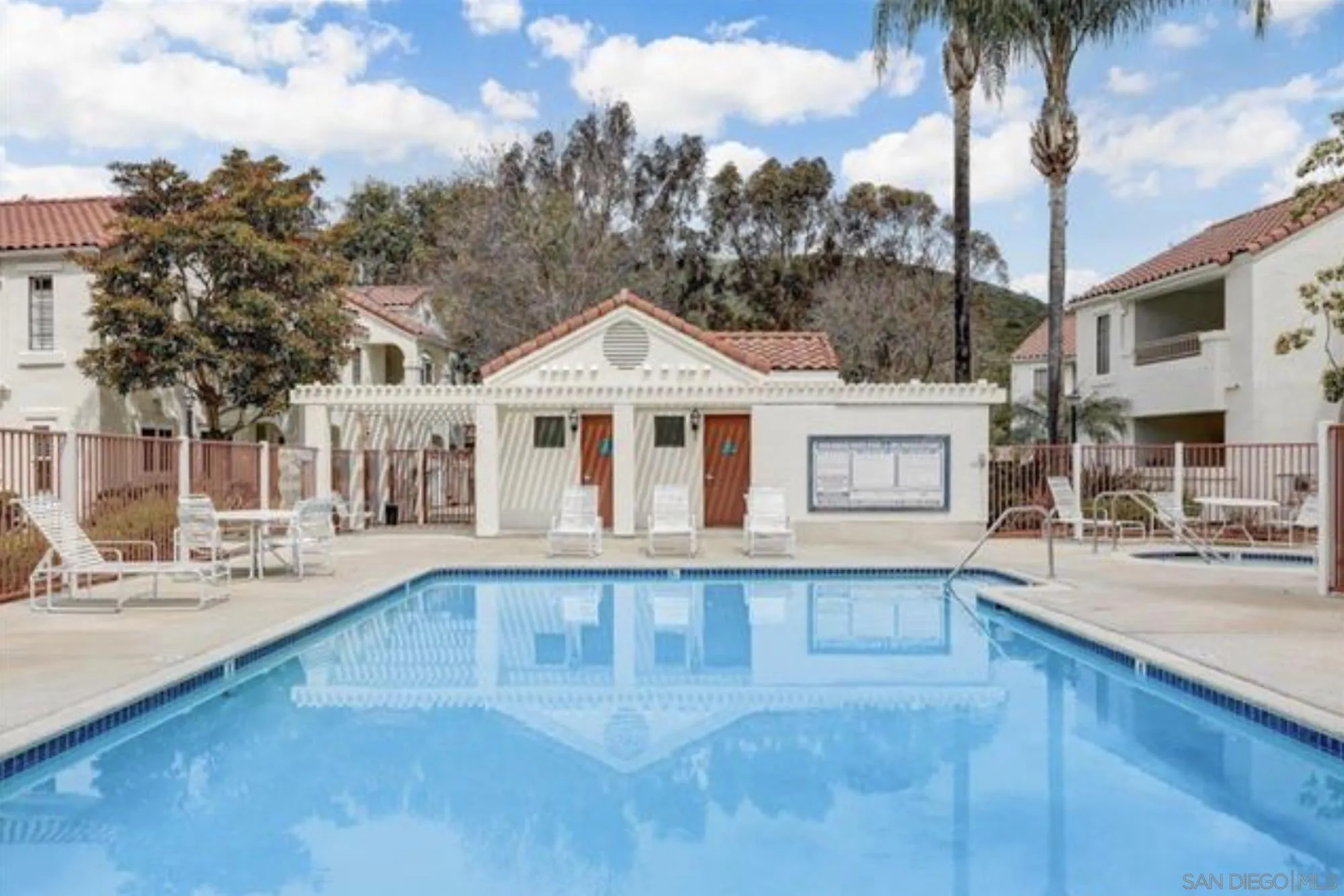 https://cdn.realtyfeed.com/cdn/127/260002905/7ae47325f38428c7c16586f868b0eca6.webp
