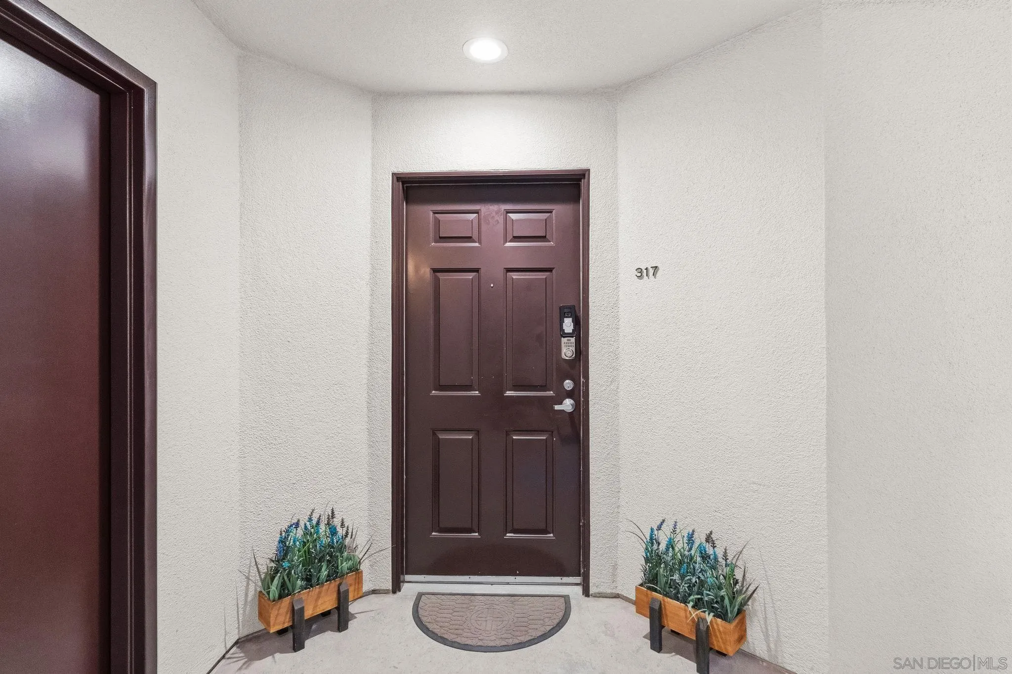 https://cdn.realtyfeed.com/cdn/127/260002909/722ea9875cf4529e3001f3a106344342.webp