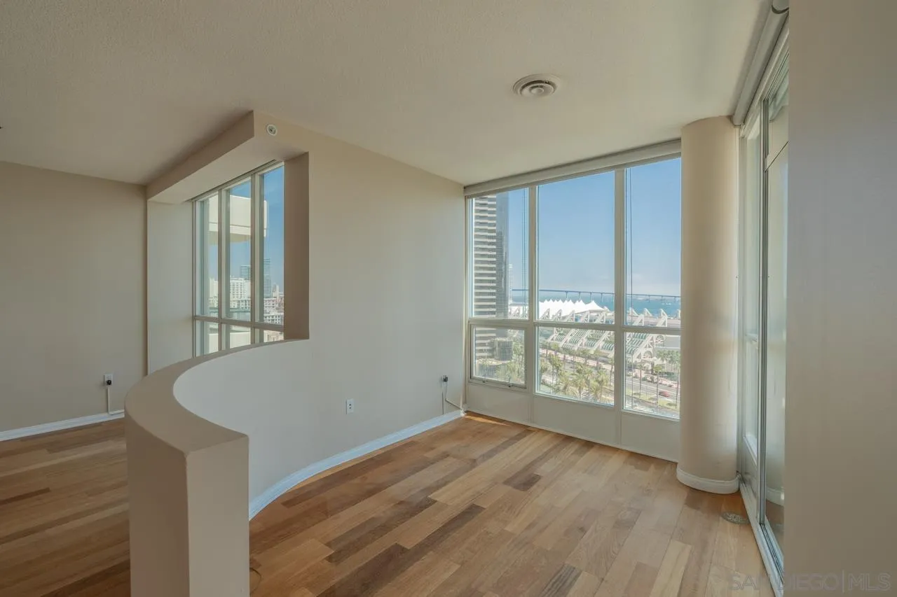 https://cdn.realtyfeed.com/cdn/127/260002910/dc16abbb1af6a65bd23bdf8e28933c54.webp