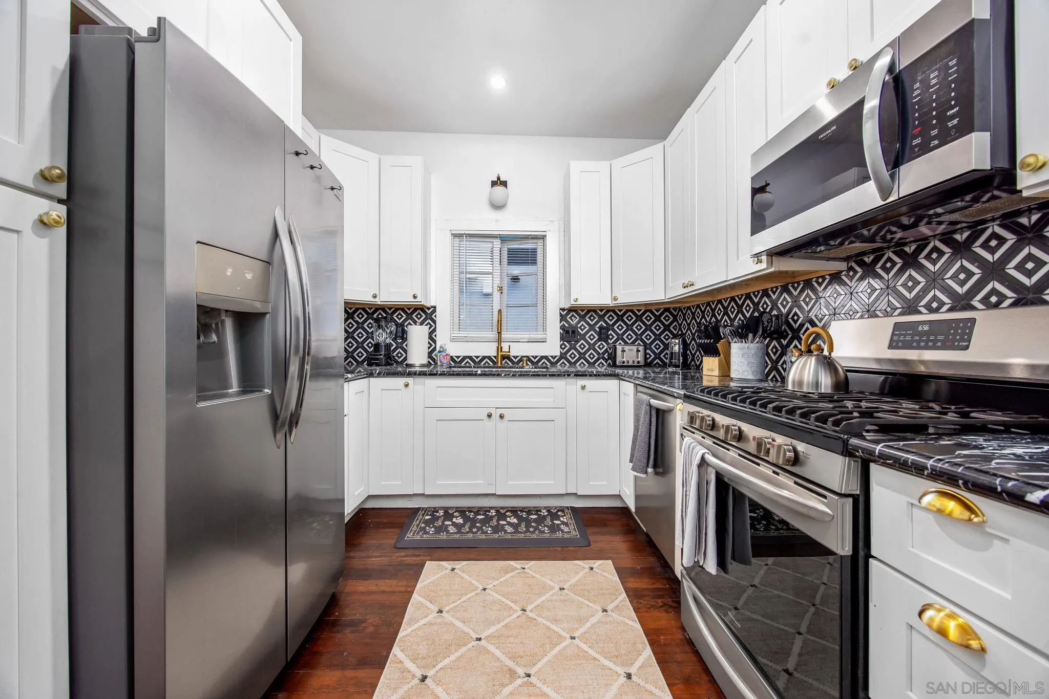 https://cdn.realtyfeed.com/cdn/127/260002914/443324d9e01a0e6af44d75369b7234ba.webp