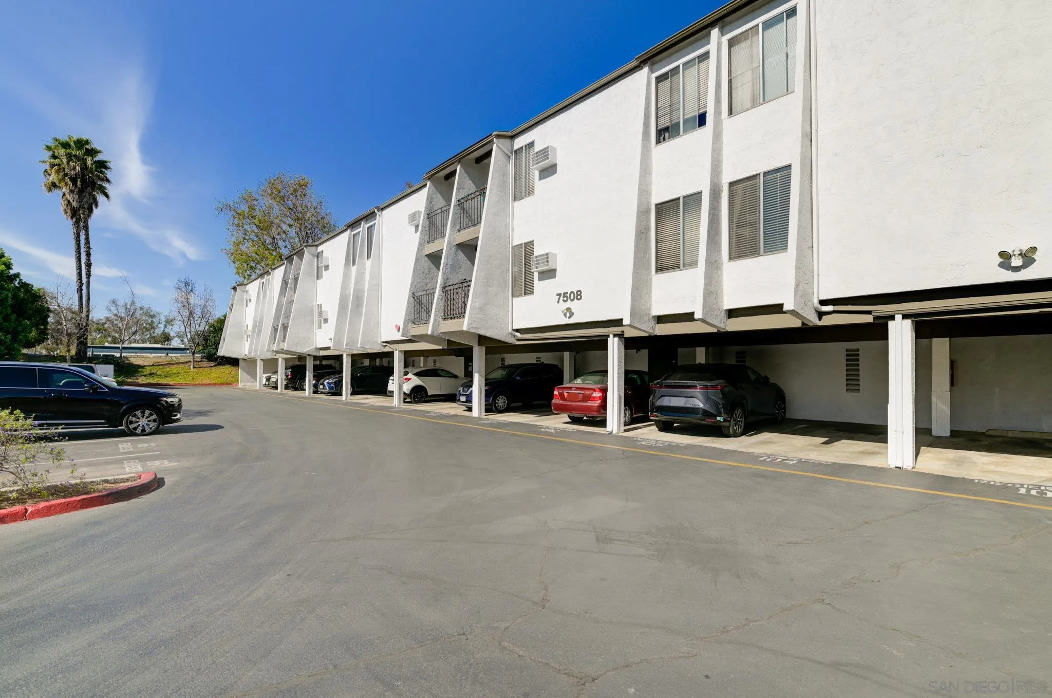 Photo #1: 260002917 Listing: Photo #1