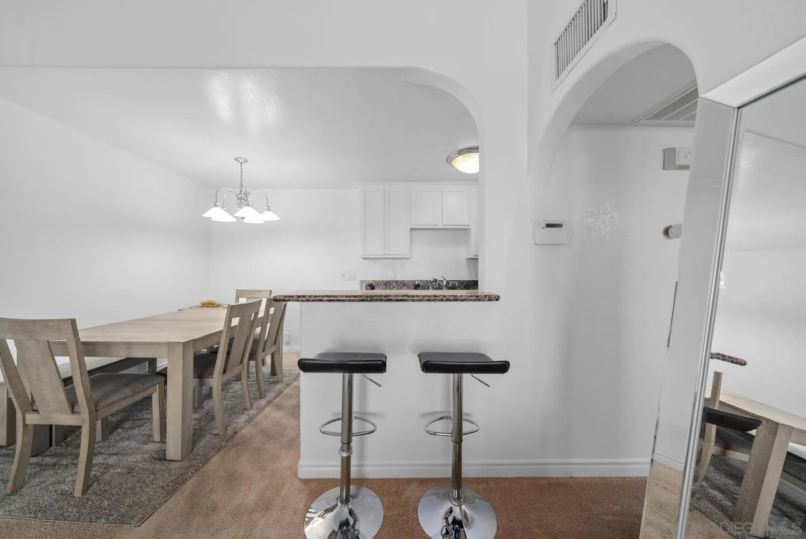 Photo #6: 260002921 Listing: Photo #6