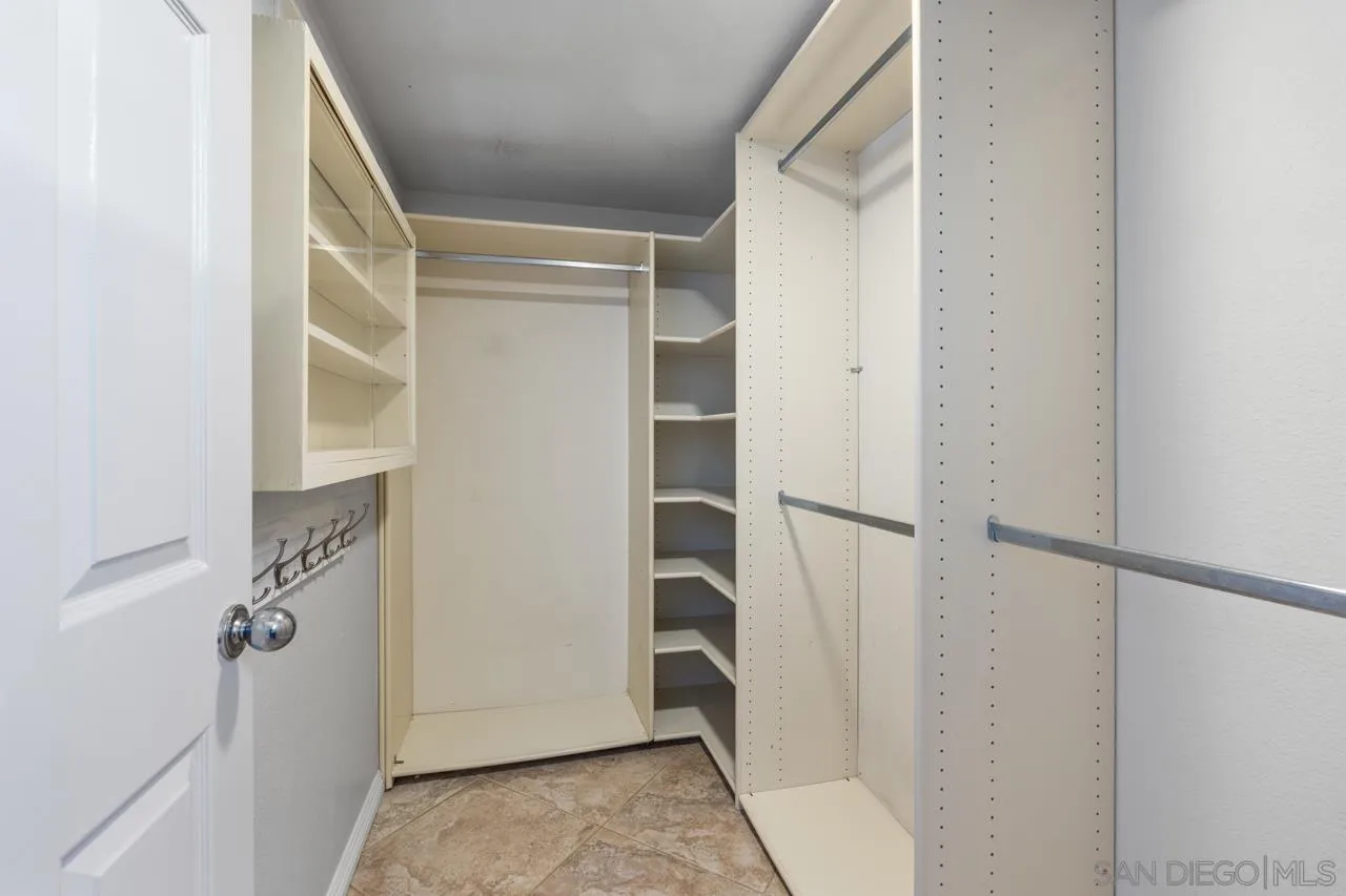 https://cdn.realtyfeed.com/cdn/127/260002925/9f023cac3bc169aae12ffe5a904180e1.webp
