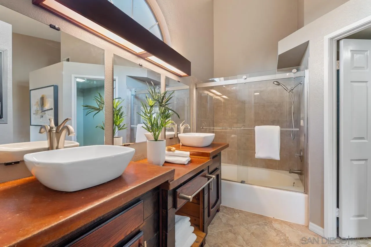 https://cdn.realtyfeed.com/cdn/127/260002925/ac867946ce5b425d23b244b000dcb1f0.webp