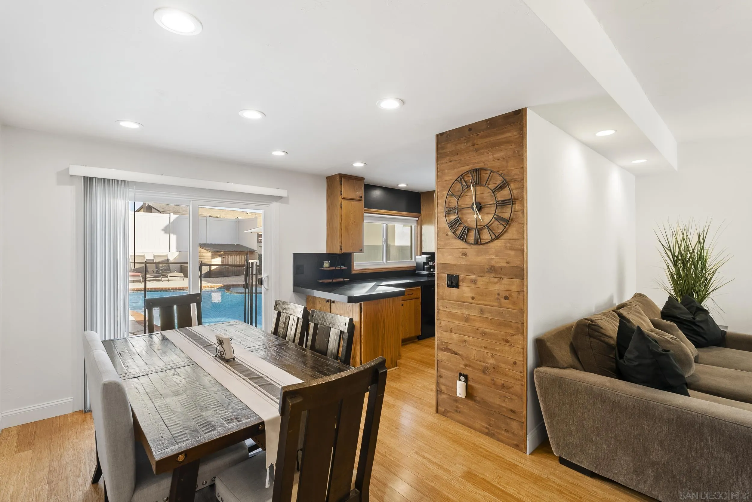 https://cdn.realtyfeed.com/cdn/127/260002930/75582aa58adb653fc8ab72869bc1eb82.webp