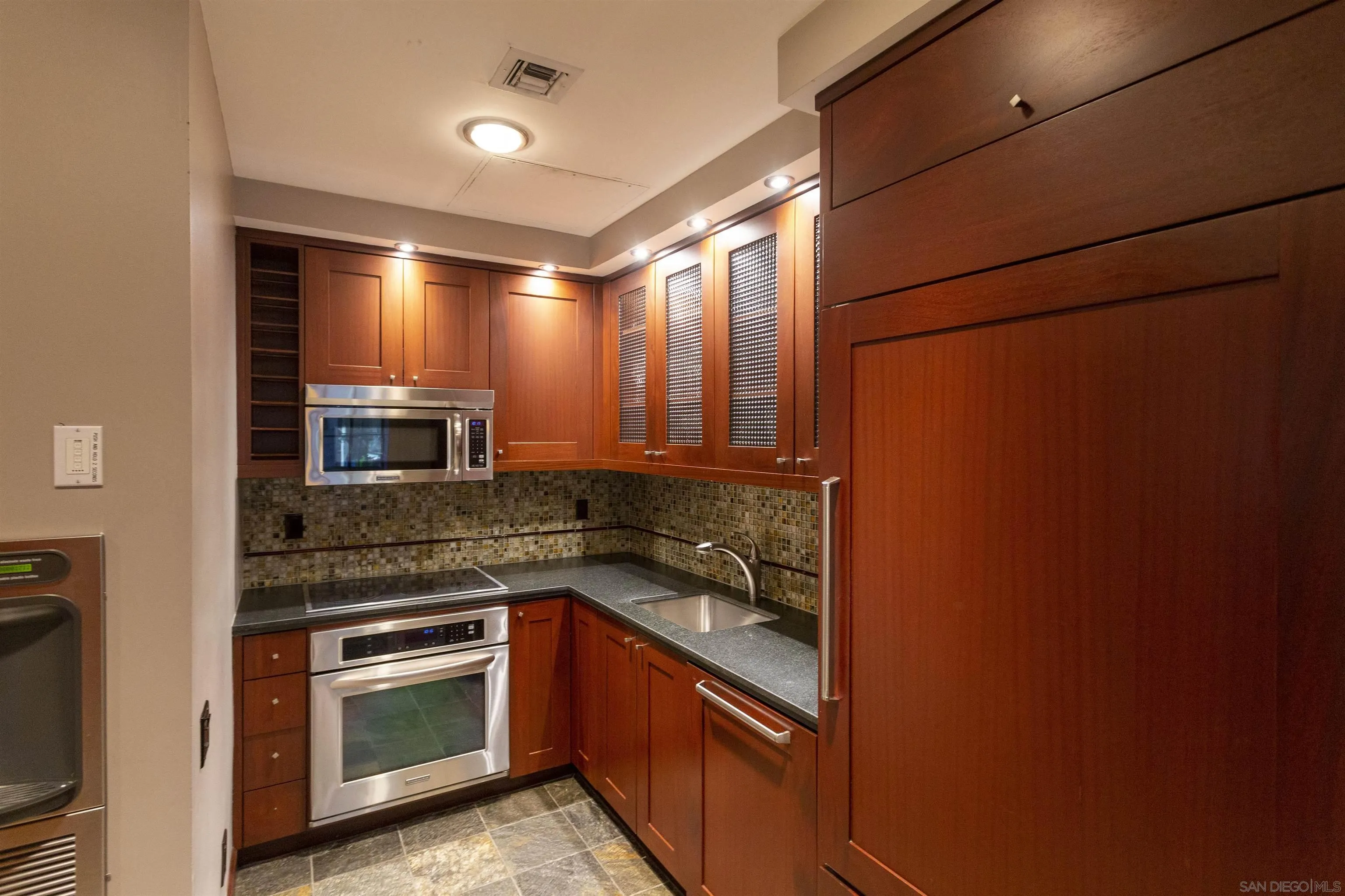 Photo #14: 260002931 Listing: Photo #14