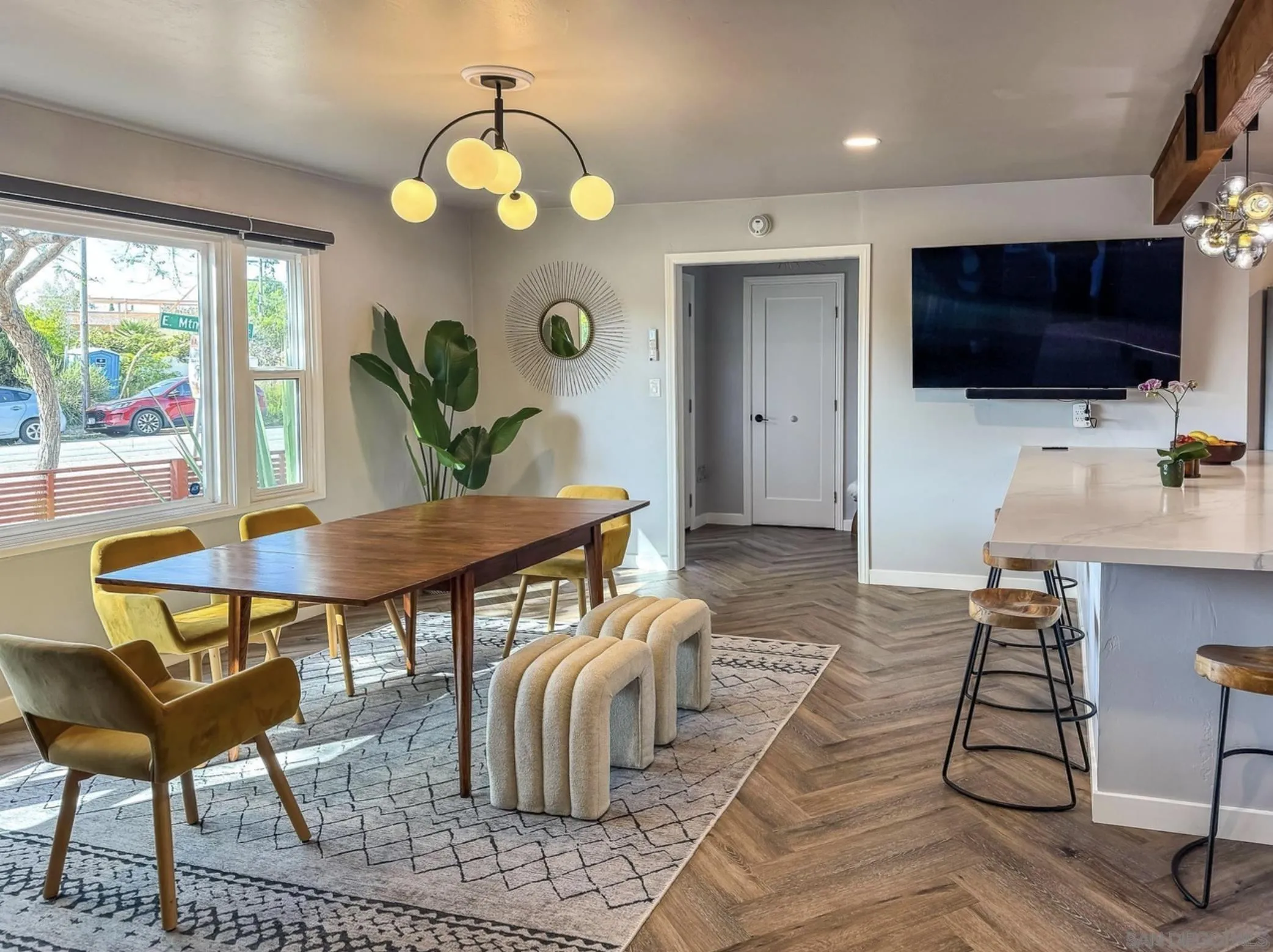 https://cdn.realtyfeed.com/cdn/127/260002932/1054a71b5d50cbc262c09837233499a0.webp