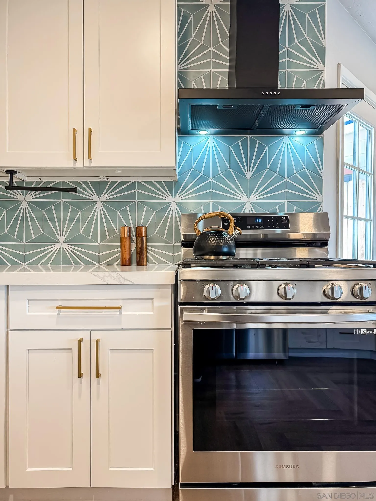 https://cdn.realtyfeed.com/cdn/127/260002932/8962ecc0e0e858587cc241d468b58dc7.webp