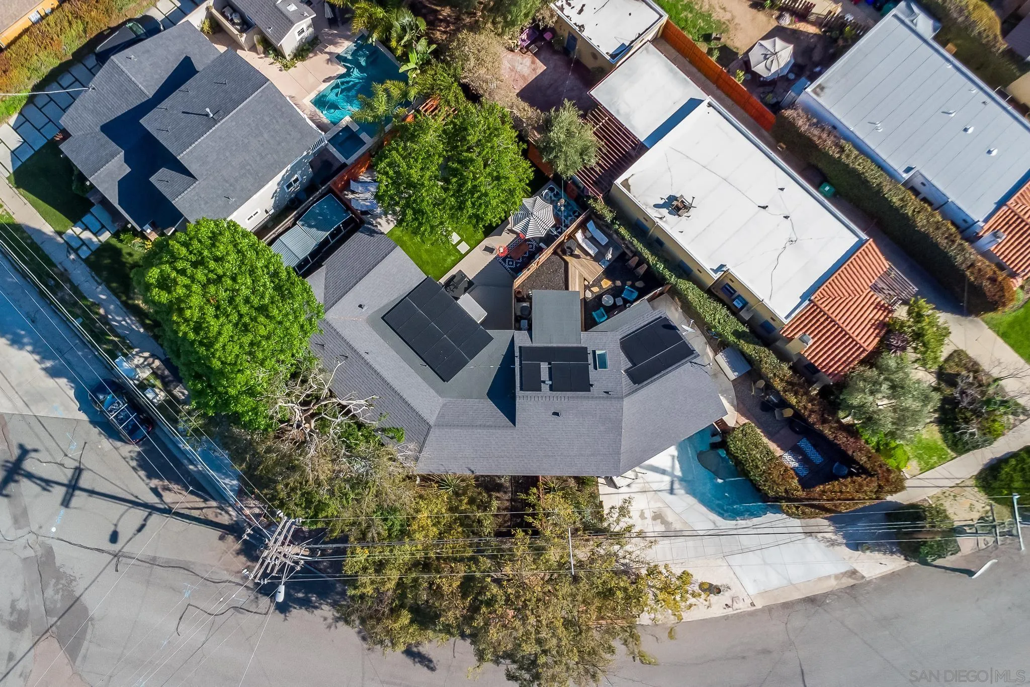 https://cdn.realtyfeed.com/cdn/127/260002932/9866cf8291398f9c66610bb53952c754.webp