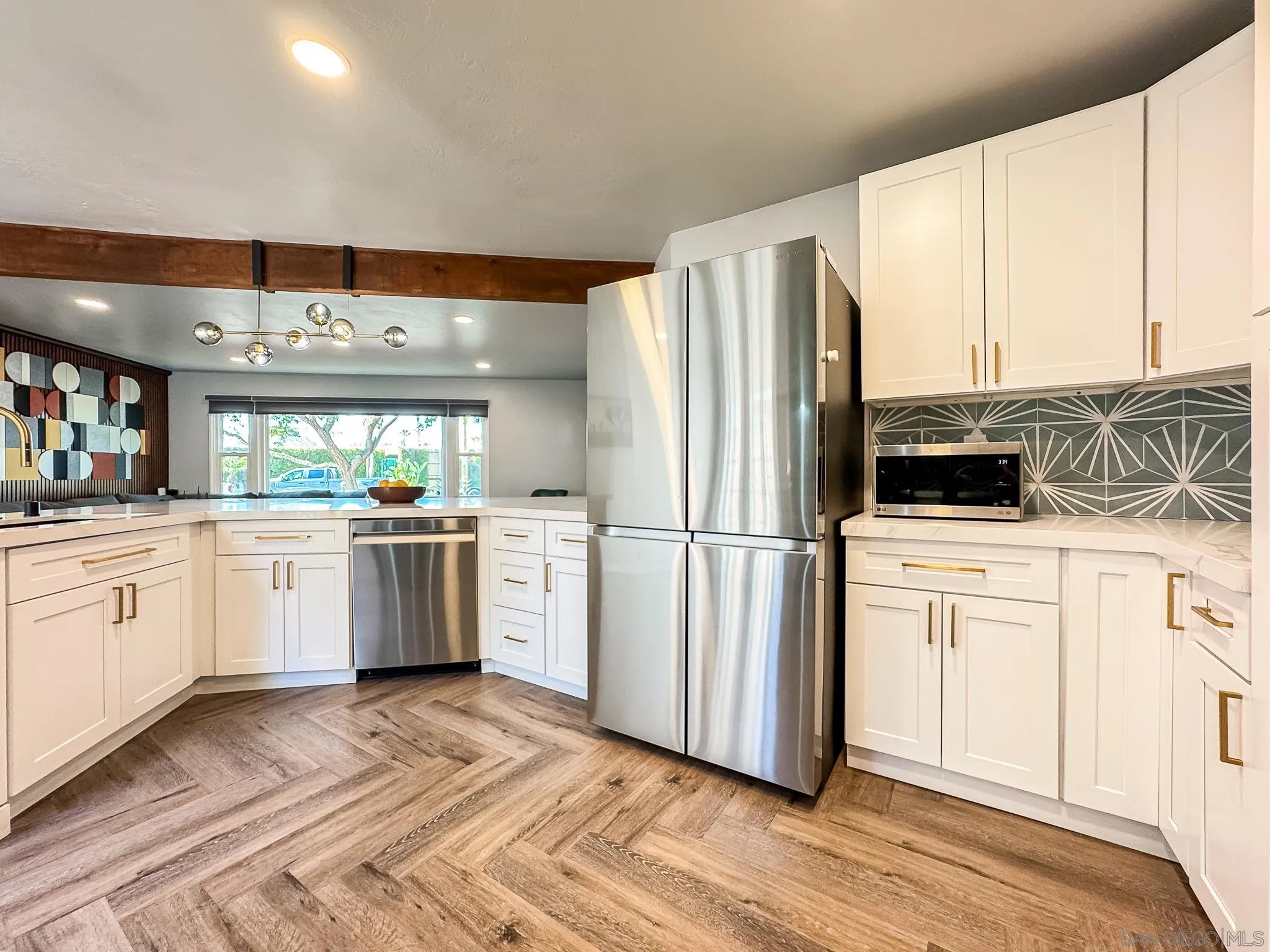 https://cdn.realtyfeed.com/cdn/127/260002932/c2054f28ff384005762045a74a6257fe.webp