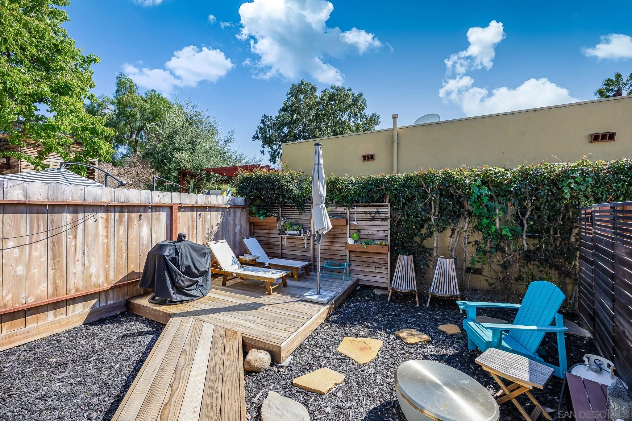 https://cdn.realtyfeed.com/cdn/127/260002932/ec934898d9133eda7fc36cb659b2584b.webp