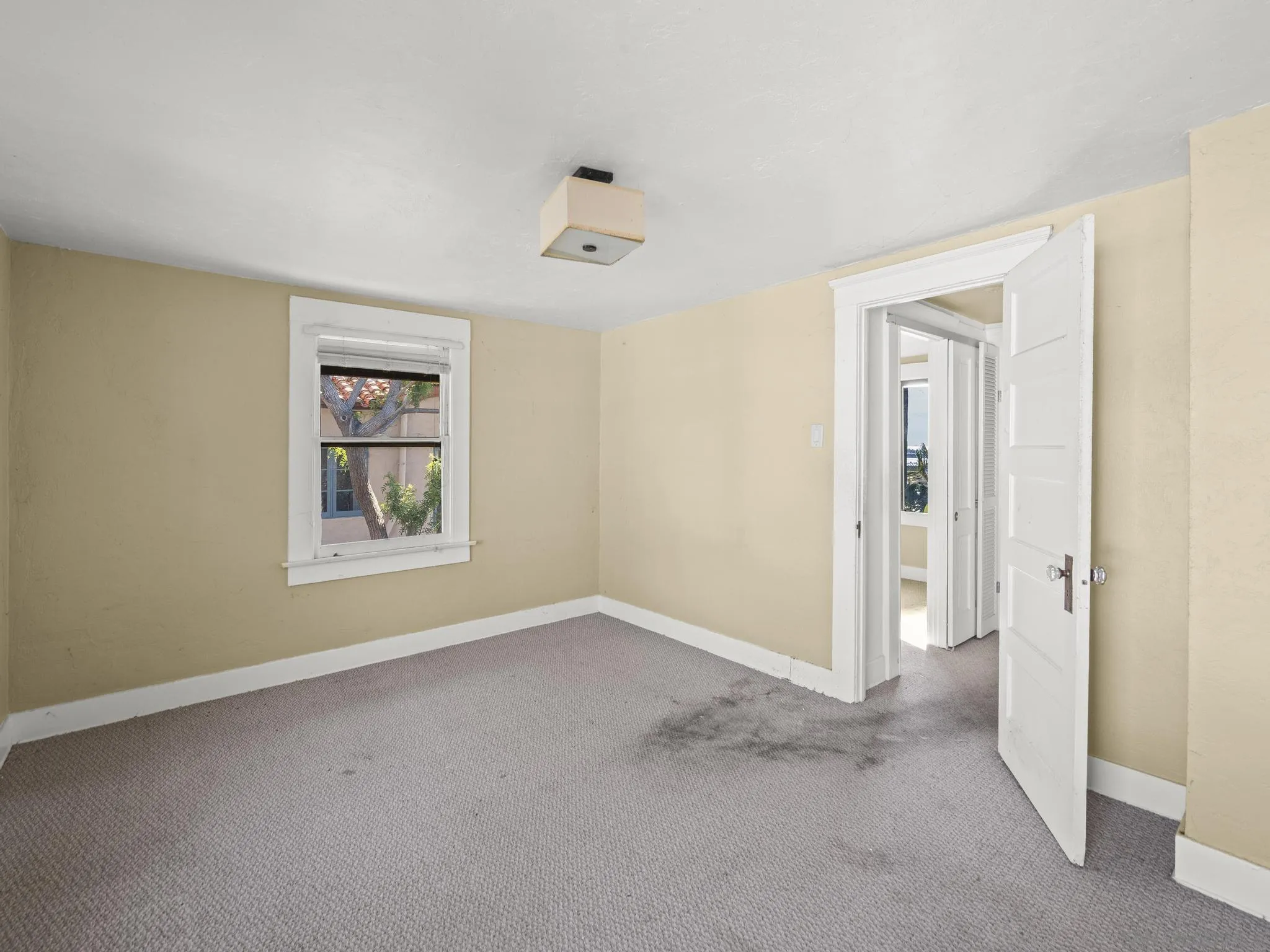 https://cdn.realtyfeed.com/cdn/127/260002934/abc9da54a9716743e0b6856d24868d85.webp
