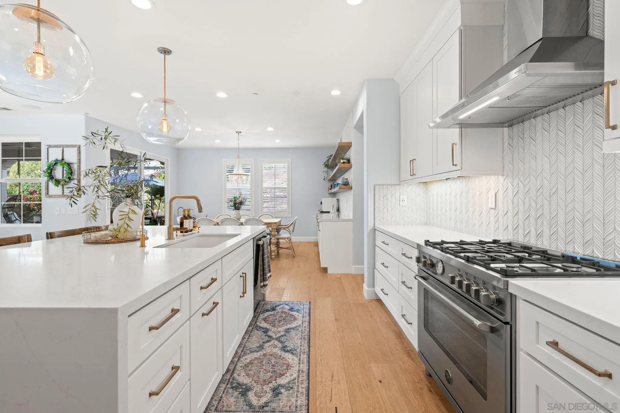 https://cdn.realtyfeed.com/cdn/127/260002935/6f4b2984af43feabf253507273df3442.webp