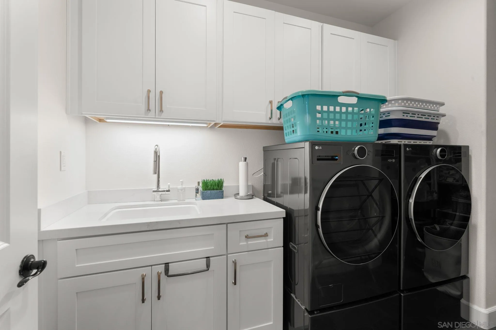 https://cdn.realtyfeed.com/cdn/127/260002935/964d893f02398bfa77335559b4c45400.webp