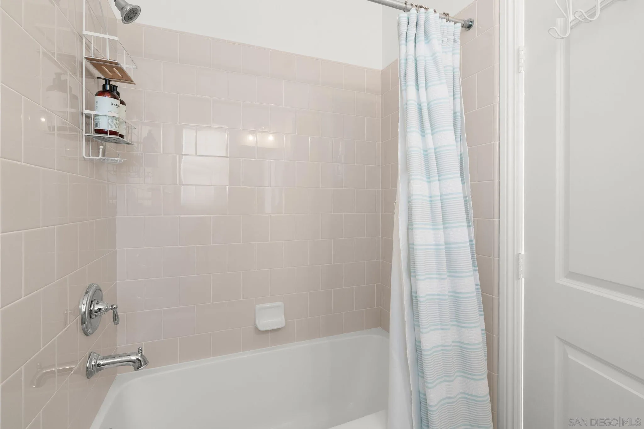 https://cdn.realtyfeed.com/cdn/127/260002935/ef6c958781e1043ad88b63a8fc66e312.webp