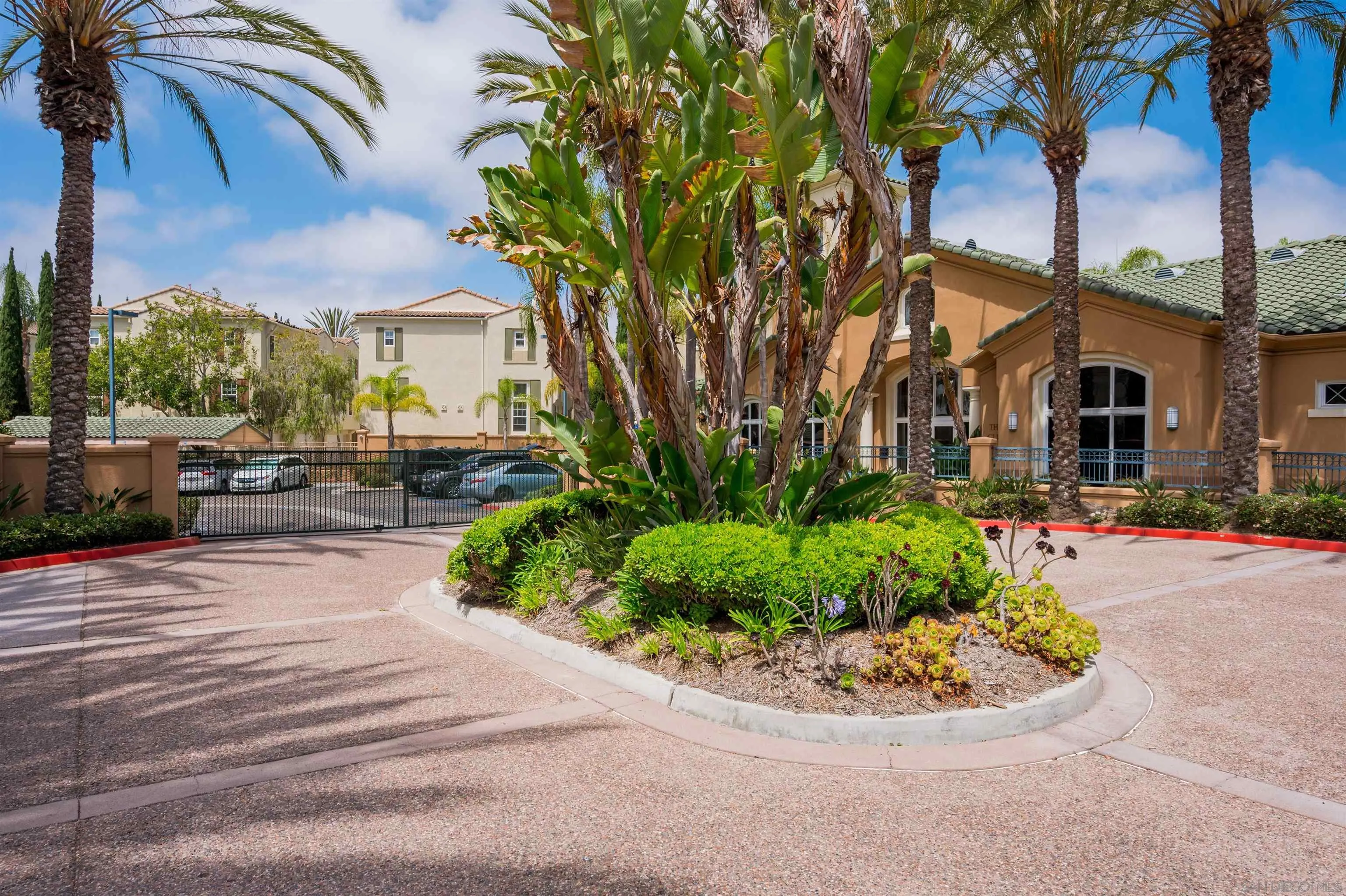 https://cdn.realtyfeed.com/cdn/127/260002937/033f558872f0ed27556e9a55206fd5e6.webp