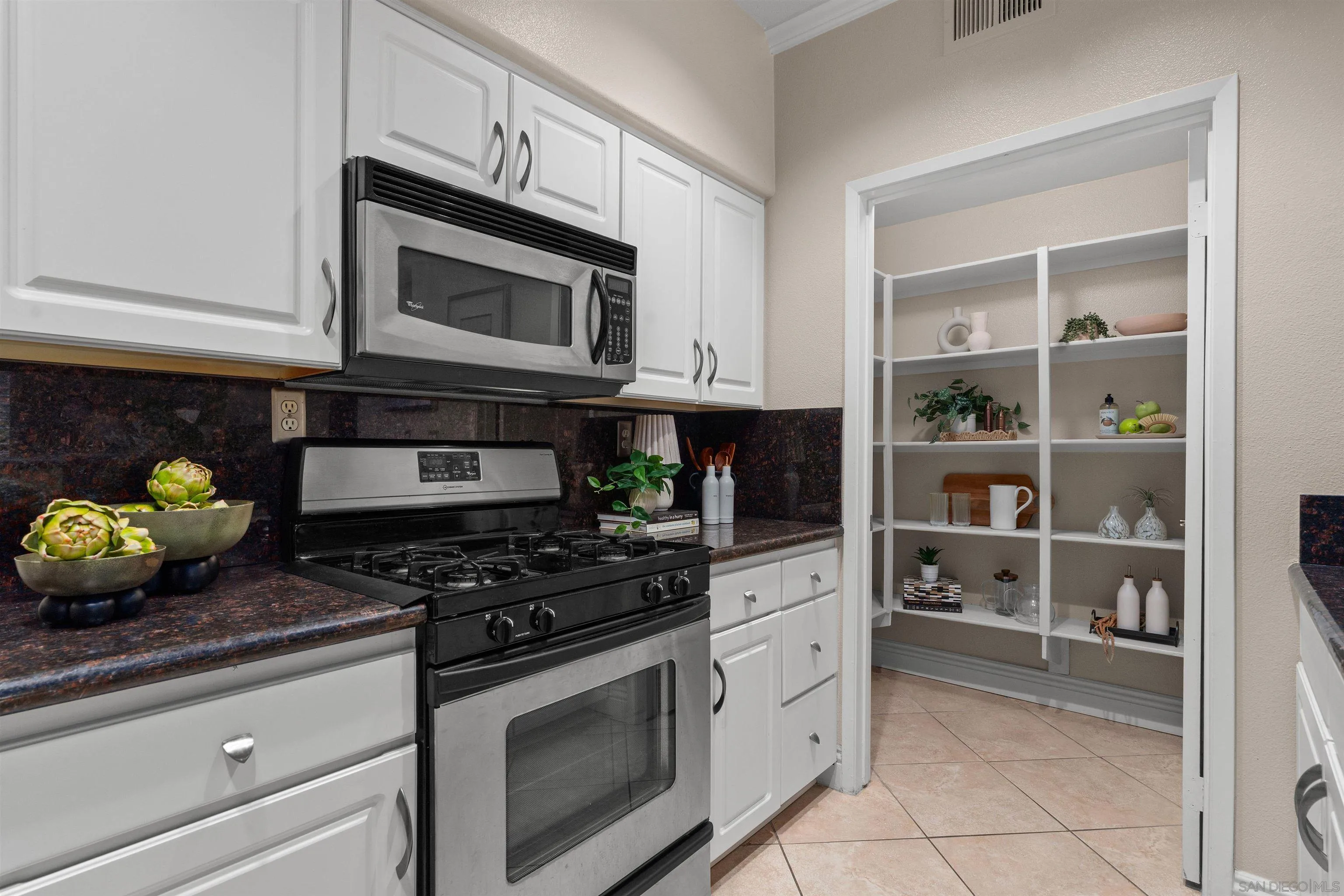 https://cdn.realtyfeed.com/cdn/127/260002937/9f360a973d5ad8a4015c5a9d24c35b3c.webp