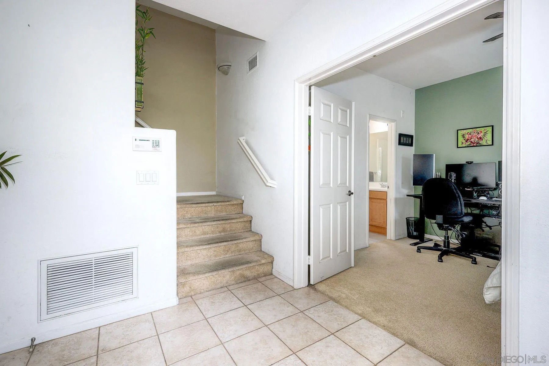 Photo #6: 260002942 Listing: Photo #6