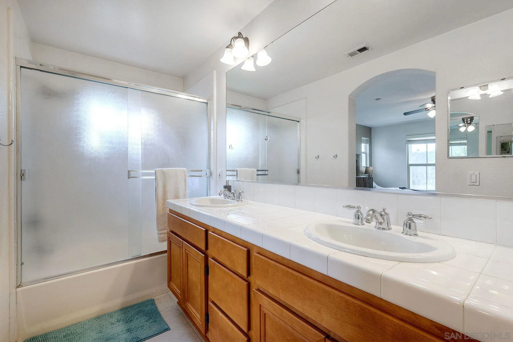 Photo #23: 260002942 Listing: Photo #23