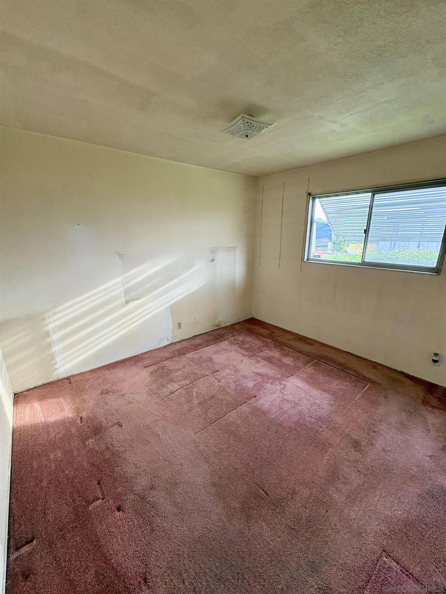 https://cdn.realtyfeed.com/cdn/127/260002946/b75799b5392672b495184dddca651280.webp