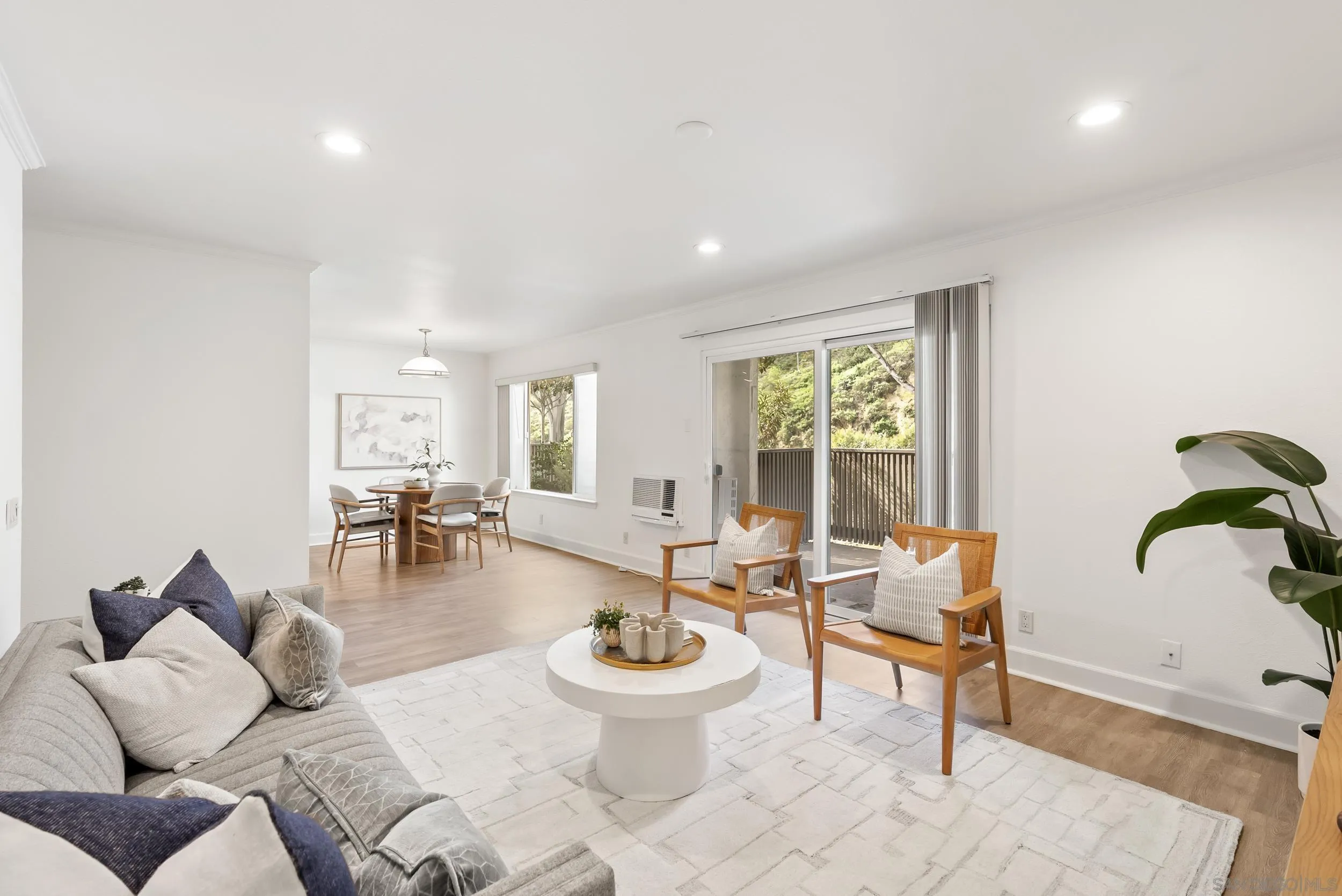 https://cdn.realtyfeed.com/cdn/127/260002947/c82055a3185cb1135091b19fdfb16154.webp