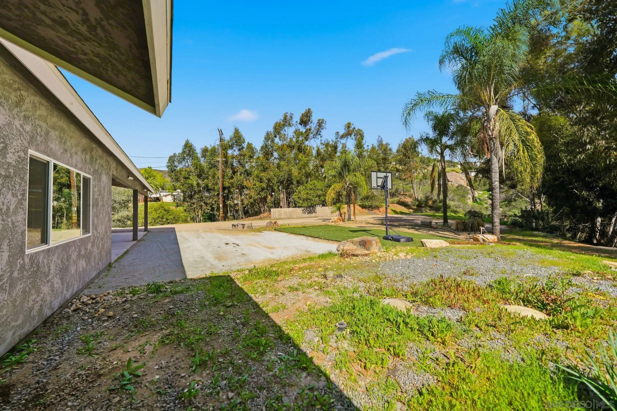 https://cdn.realtyfeed.com/cdn/127/260002949/60caf24a74b1196b04b2259fde338b88.webp