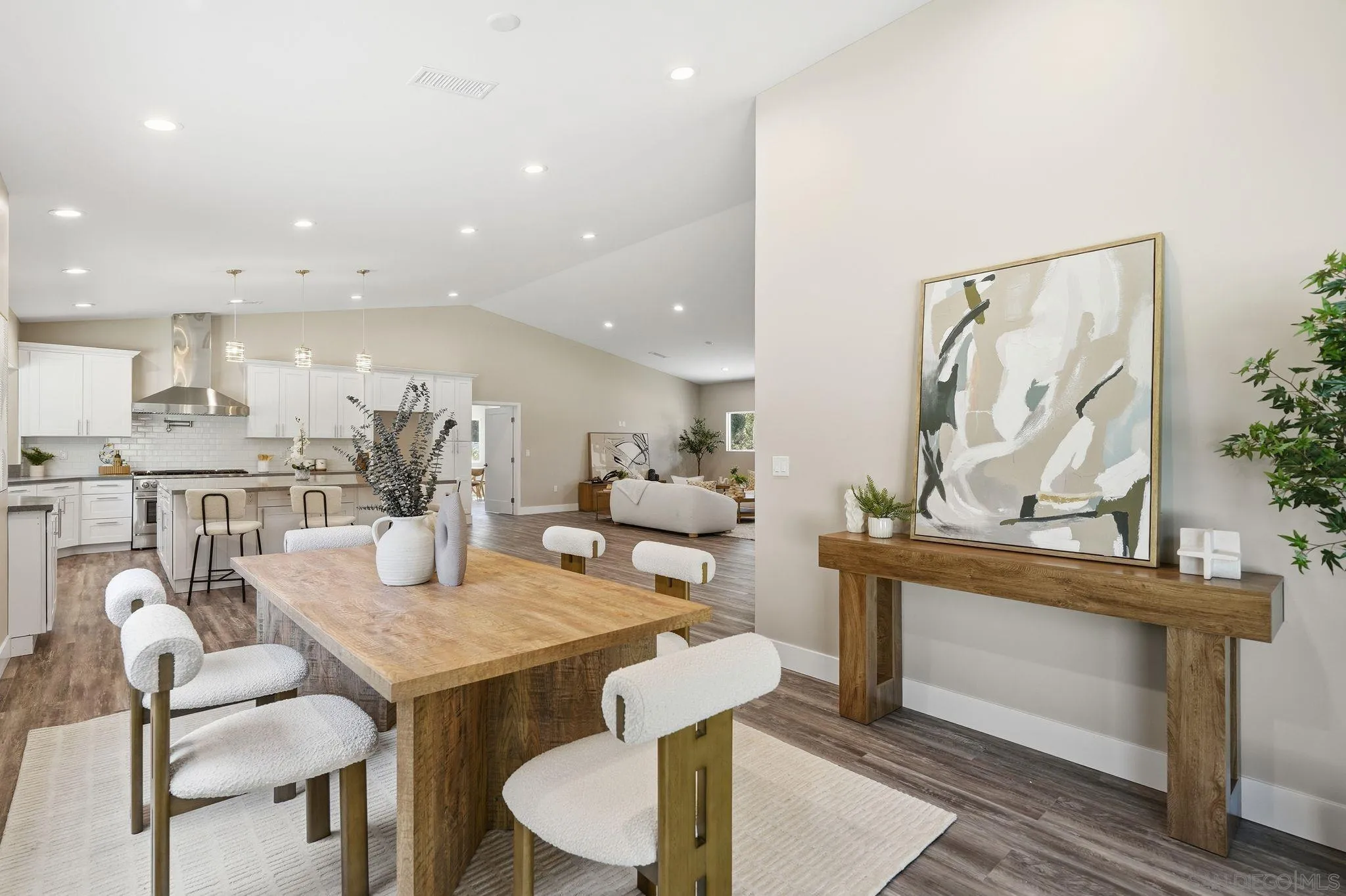 https://cdn.realtyfeed.com/cdn/127/260002949/69646c0173f16c2e637b5c8638910373.webp