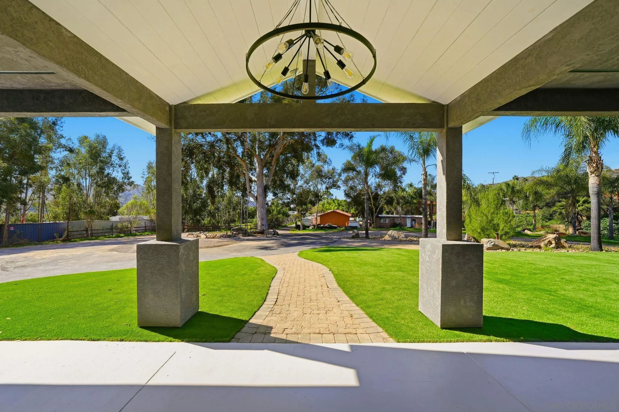 https://cdn.realtyfeed.com/cdn/127/260002949/9b83e49b58d1a257954cadc933a9ffd2.webp