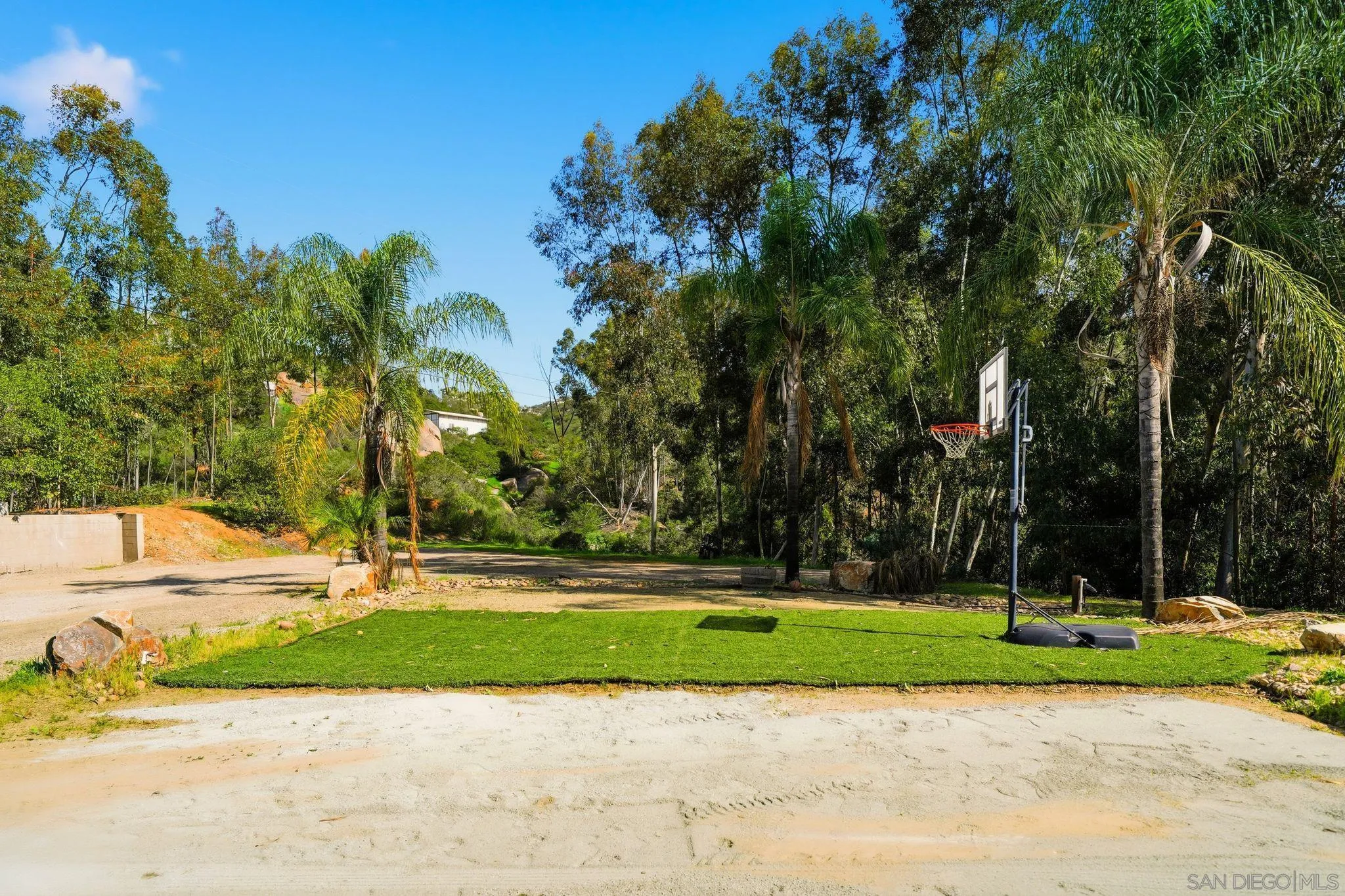 https://cdn.realtyfeed.com/cdn/127/260002949/de774f21a2d4b587f5827609bf491560.webp