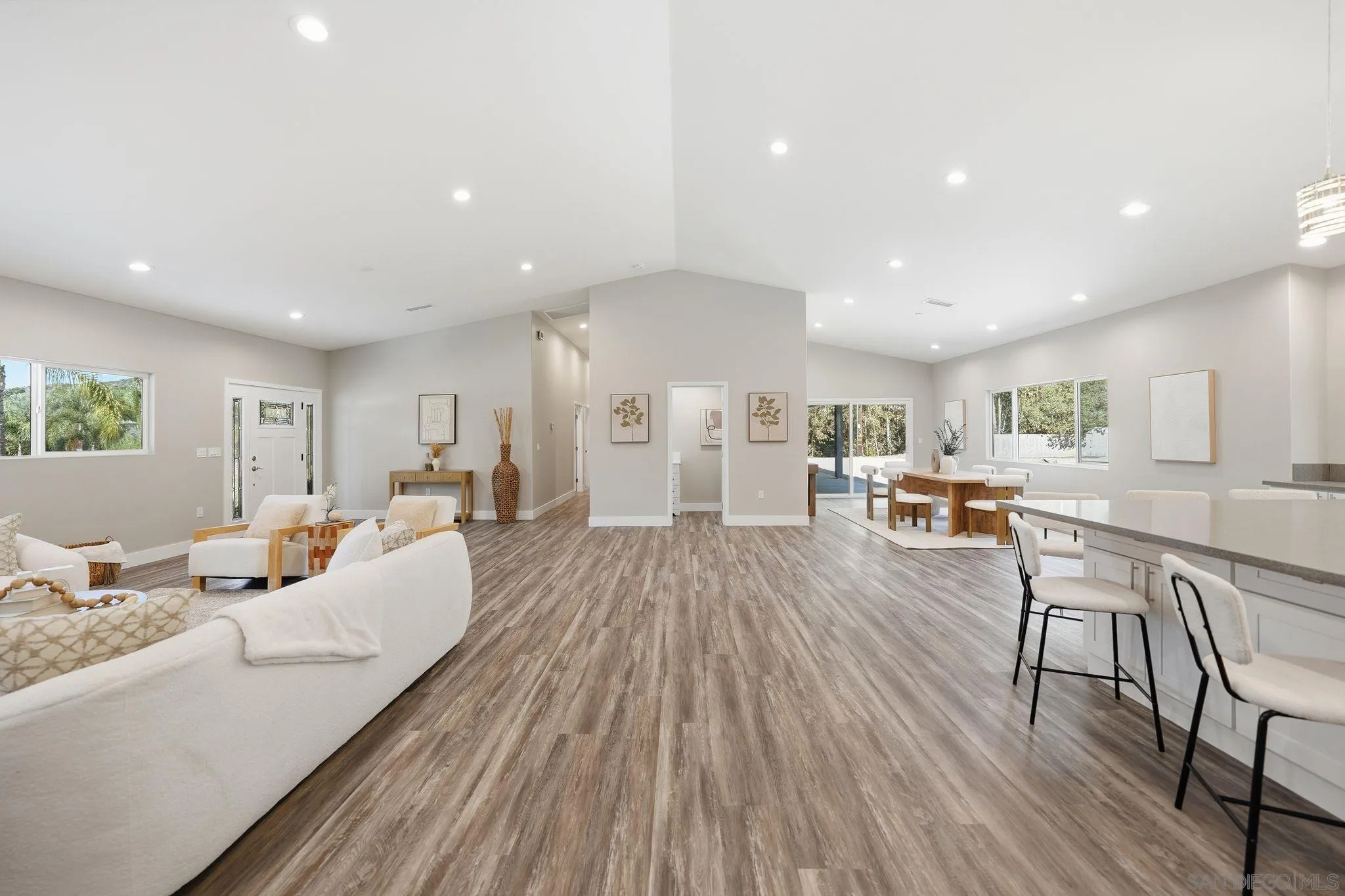 https://cdn.realtyfeed.com/cdn/127/260002949/fb32b7b8c4c05cc97736282291616940.webp