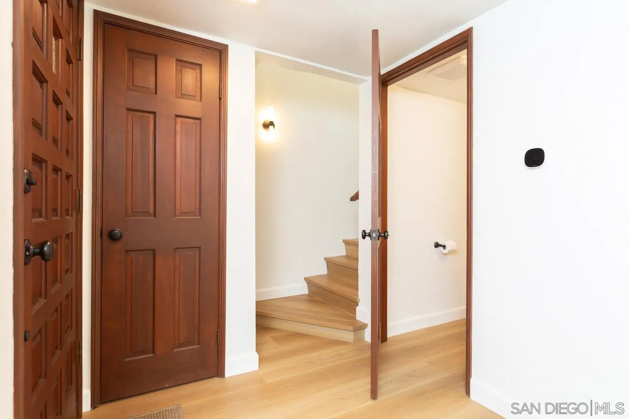 https://cdn.realtyfeed.com/cdn/127/260002951/b00b1130efc76f4b998ce44e506b267d.webp