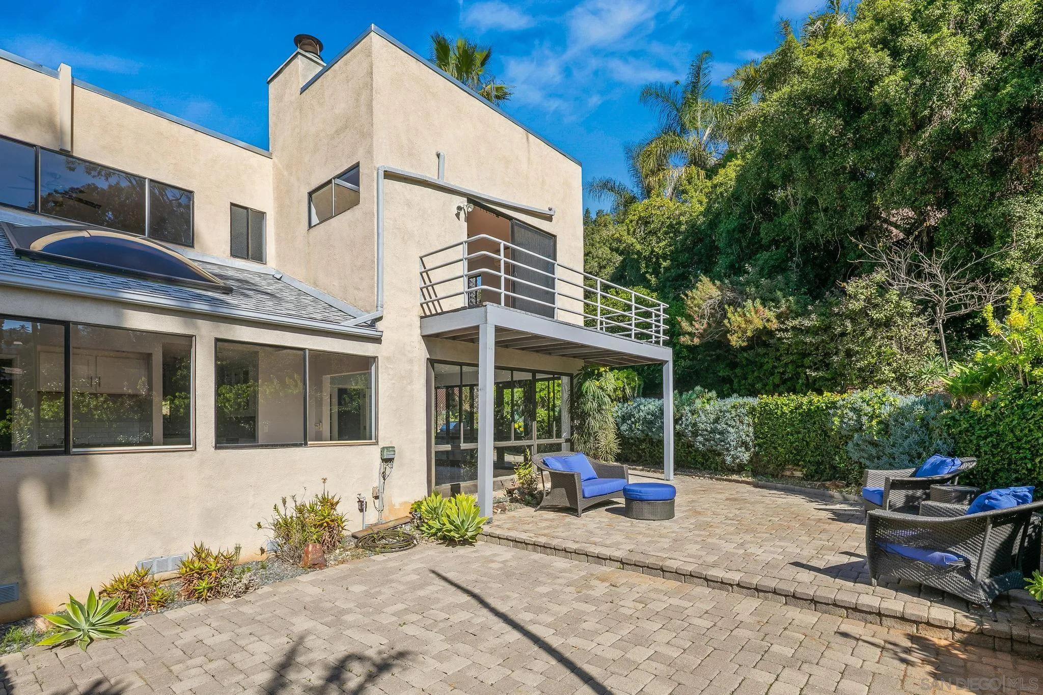 https://cdn.realtyfeed.com/cdn/127/260002953/0bce2ad0714445c2272d41063410ddc0.webp