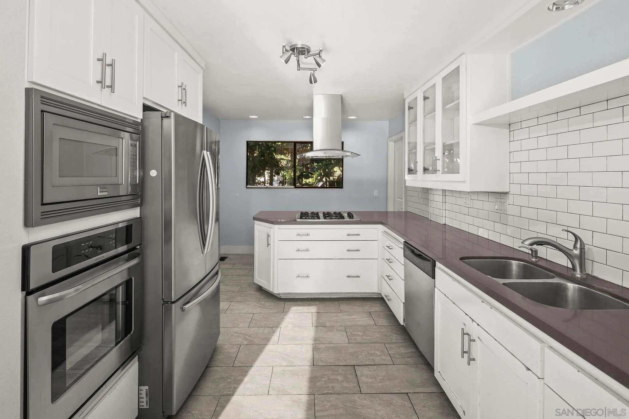 https://cdn.realtyfeed.com/cdn/127/260002953/4d558d771a864b4c13a7f75eb316d07d.webp