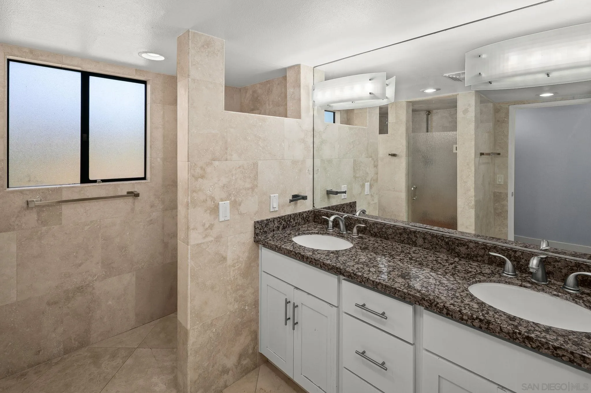 https://cdn.realtyfeed.com/cdn/127/260002953/7e6092e74ed86298d0c73632562a164a.webp