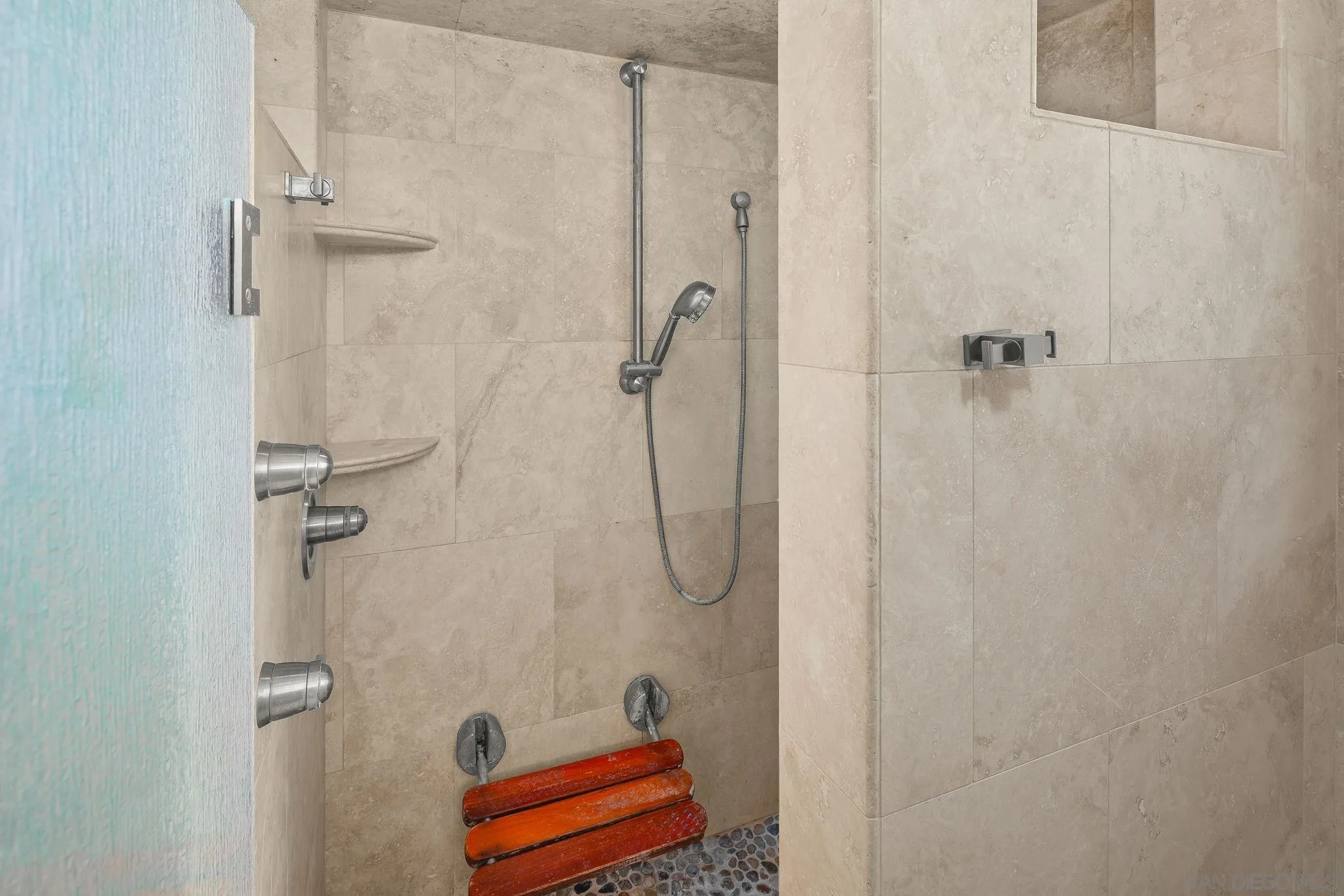 https://cdn.realtyfeed.com/cdn/127/260002953/e0433e14a66ef1a09761411454c87c80.webp