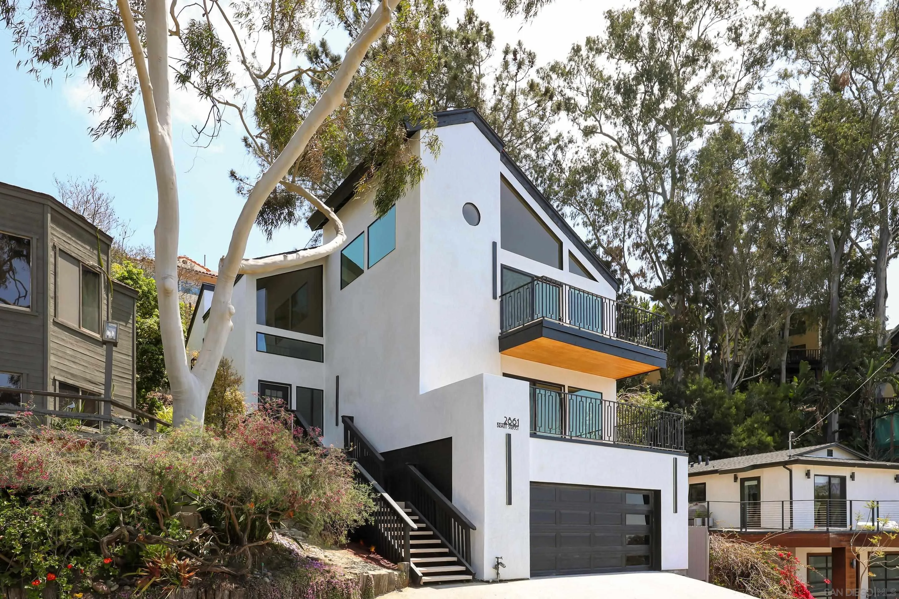 FEATURED LISTINGS