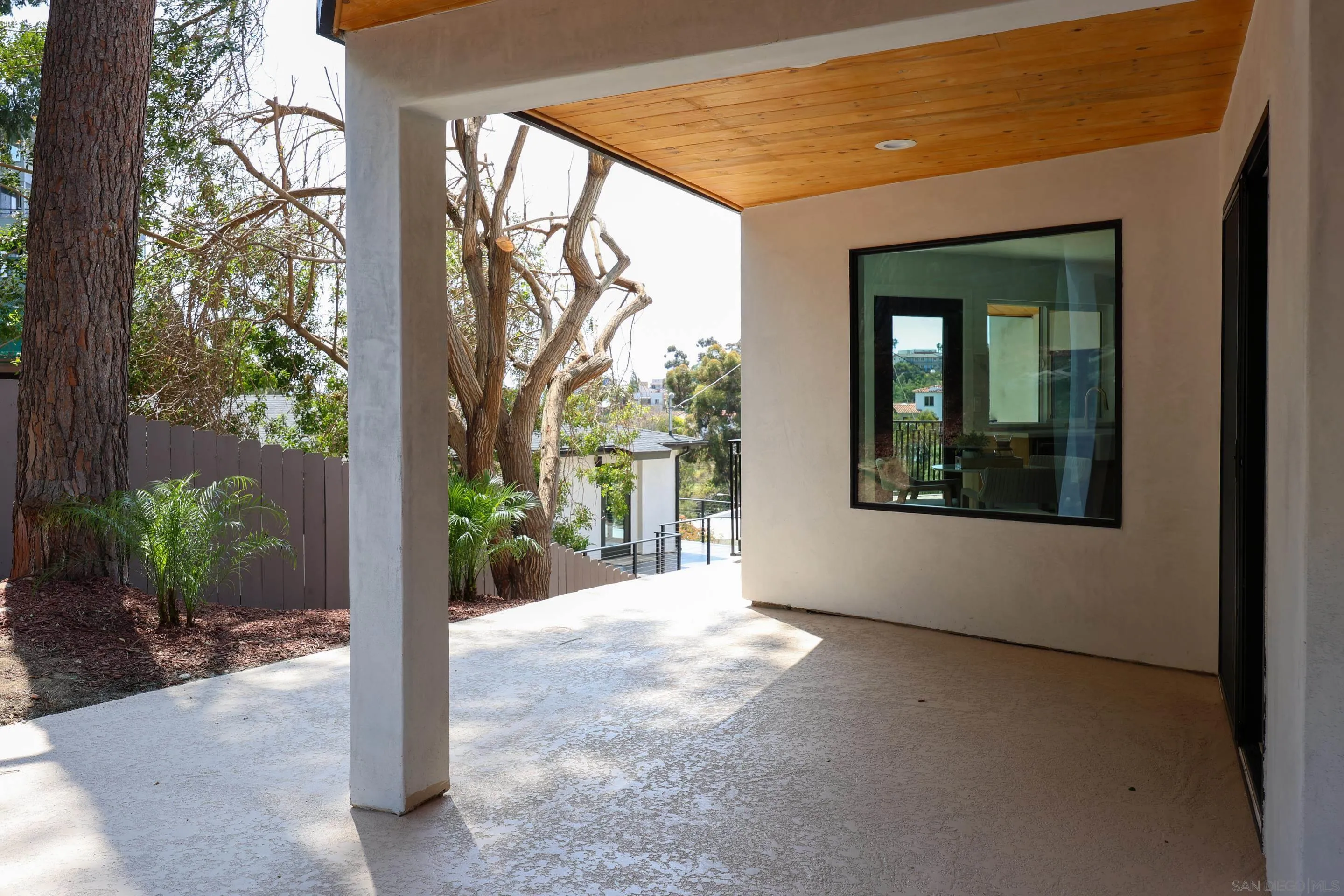 https://cdn.realtyfeed.com/cdn/127/260002954/3e9960227677d6588f321f77f897f5f6.webp
