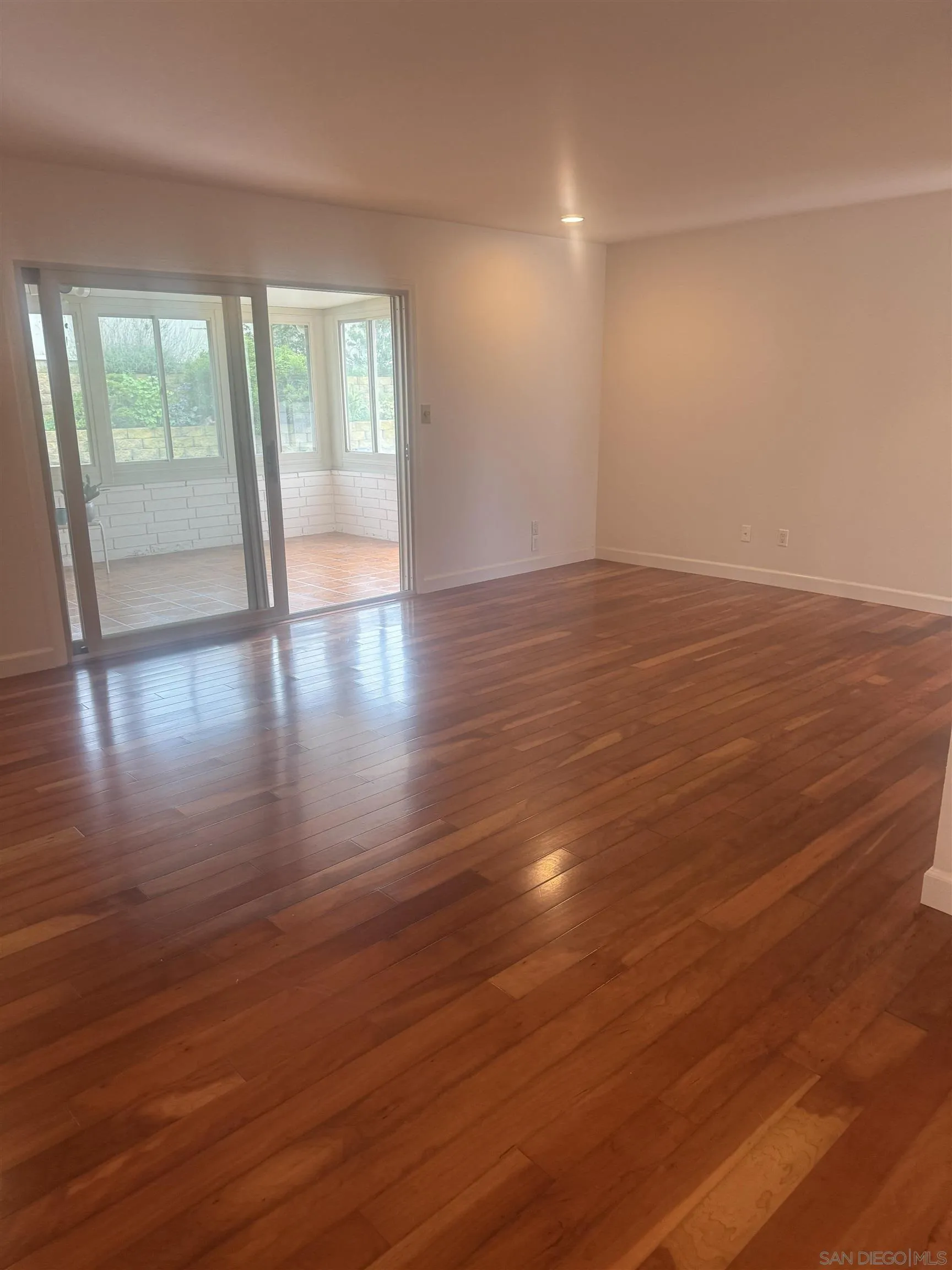 https://cdn.realtyfeed.com/cdn/127/260002962/c67f28863455738e98d15b7e419aad06.webp