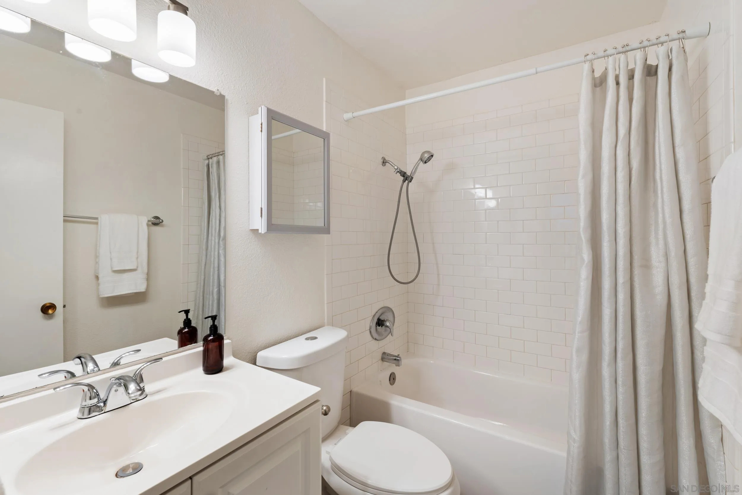 Photo #11: 260002967 Listing: Photo #11